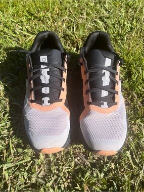 On Running Cloudrunner women’s Running Shoes - Black & Peach